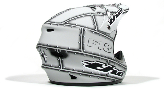 THE_F18_helmet3s.jpg