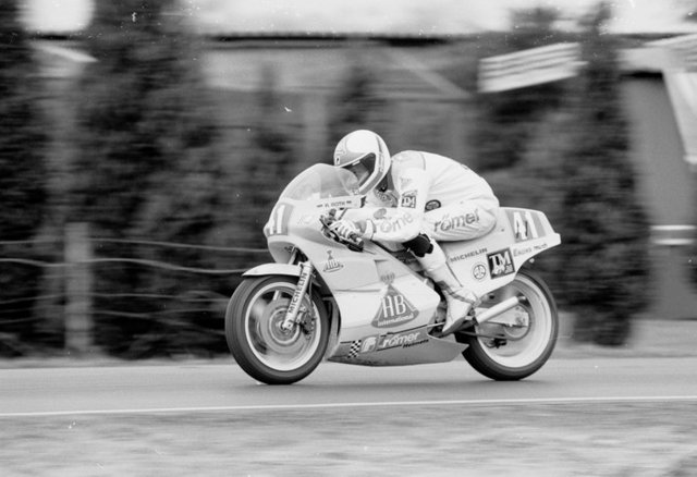 1986_Int_races_Hengelo_250cc_Reinhold_Roth_04_.jpg