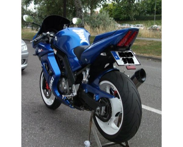 MOTO3.JPG