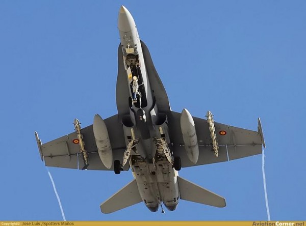f-18 b.jpg