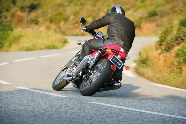 2009-triumph-thruxton-picture.jpg