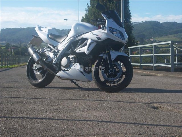suzuki sv2.jpg (91.58 KiB) Visto 2772 veces suzuki sv2.jpg